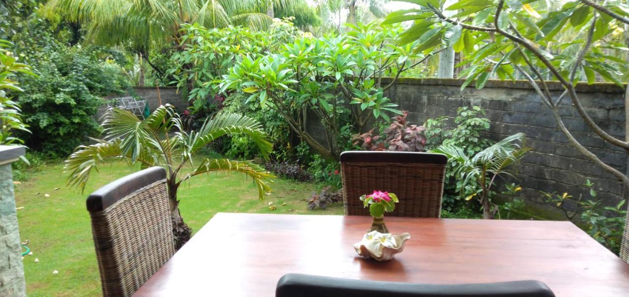 Gede'S Homestay Tejakula Exteriör bild